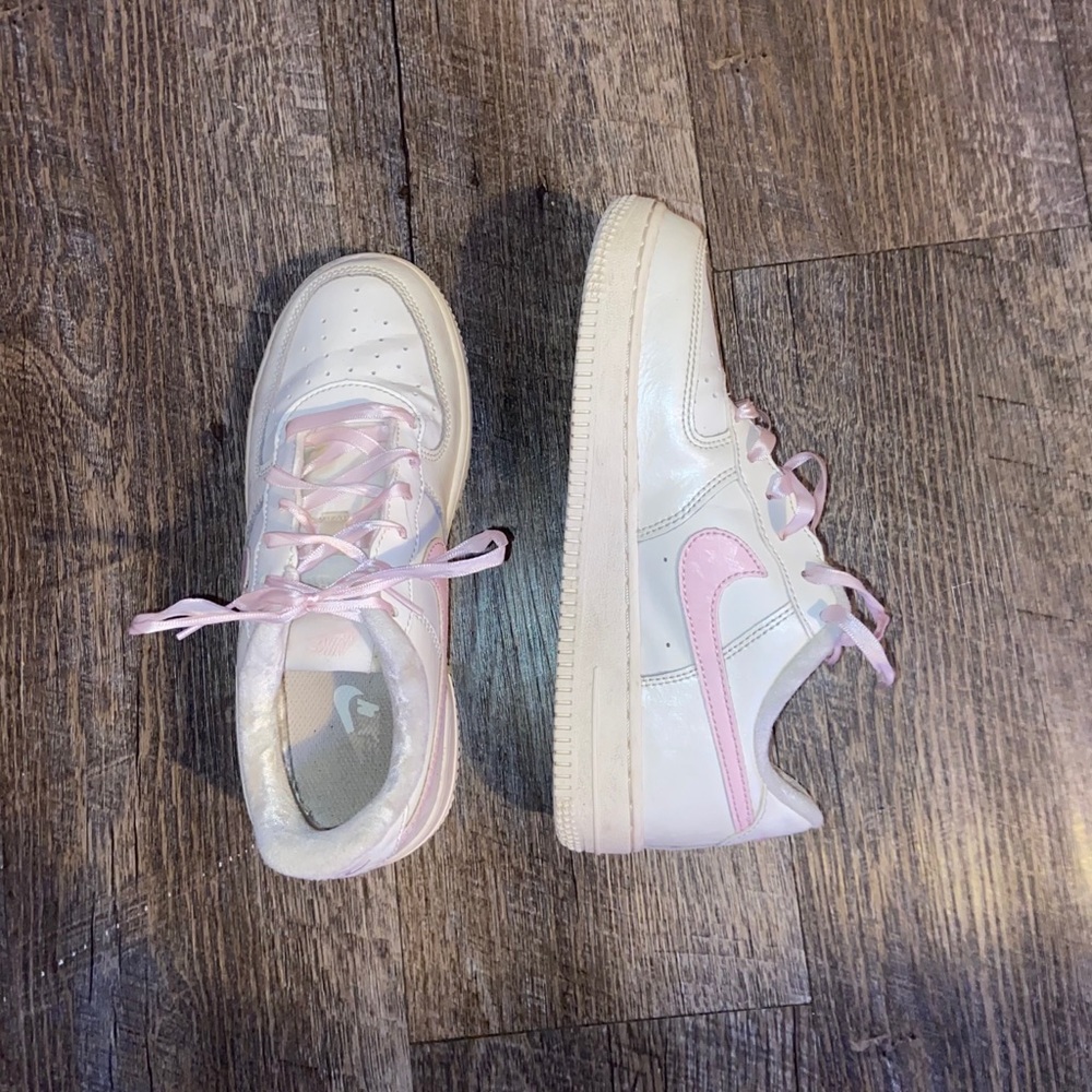 Nike Air Force 1 Pink Nike Sign